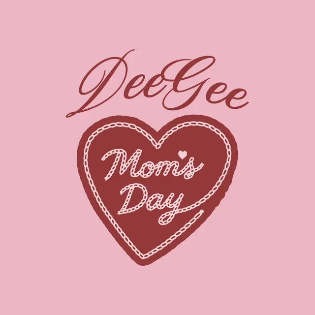 Delta Gamma Heart Rope Text Mom's Day Crewneck