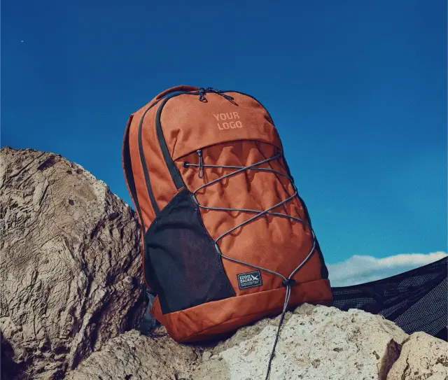 Outdoor & Travel logo